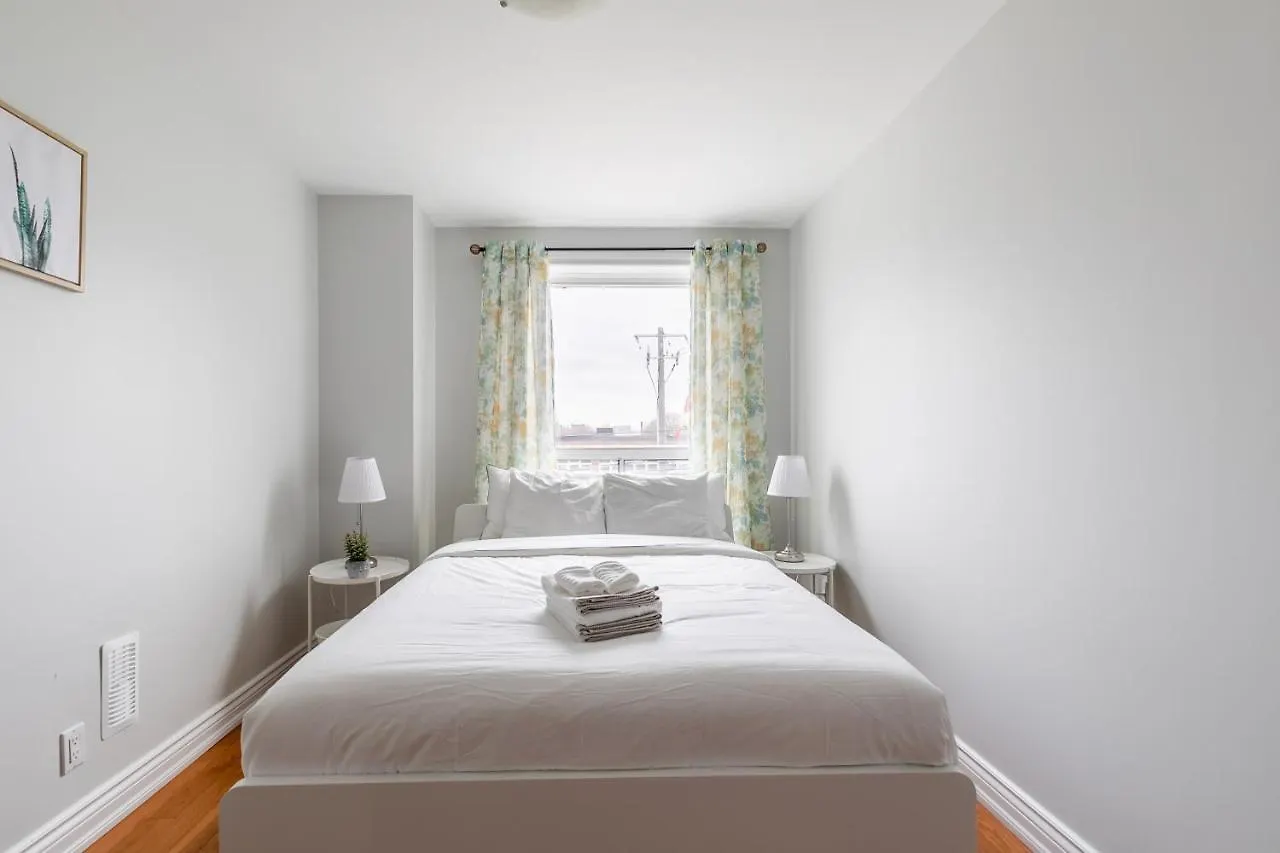Bright And Modern - 3Br Triplex Apt - Near Trinity Bellwoods 0*, Toronto